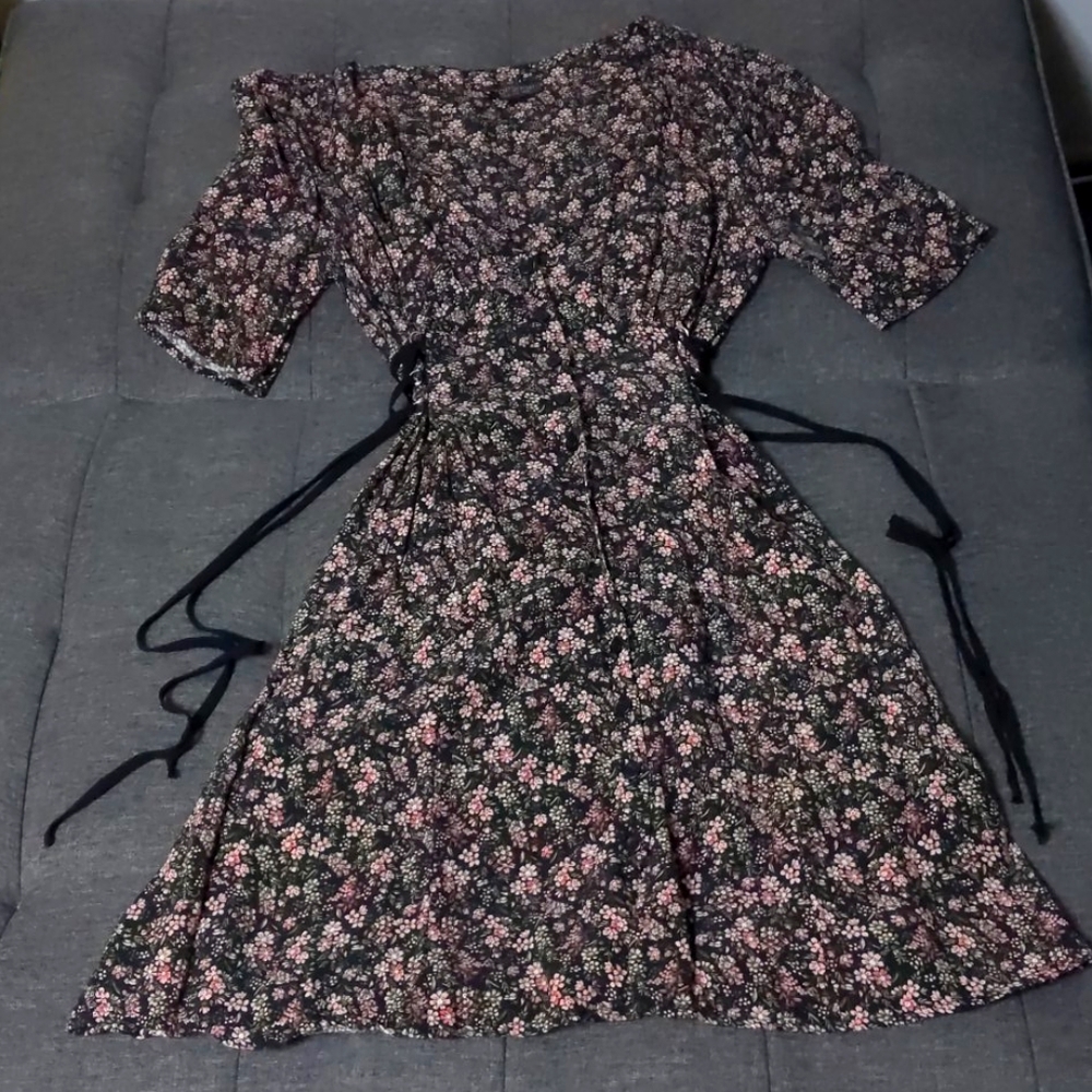 Beautiful midi/mini dress adjustable at the waist